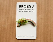 Vintage Rainbow brooch pin