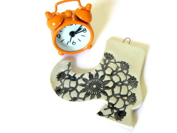 Halloween Lace Boot Ceramic Ornament Flower Lace Black and White Pottery - Ceraminic