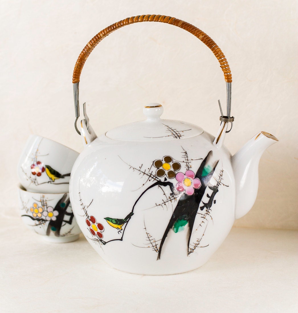 Vintage Teapot Japanese Plum Blossom YY Made in Japan