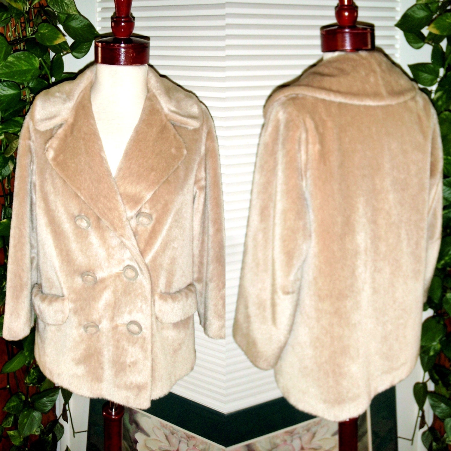 SALE Beige (faux) fur button up coat with pockets small/medium