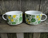 Vintage Pair of Flower Garden Weekend Large Coffee Cups Made in Japan Daffodils