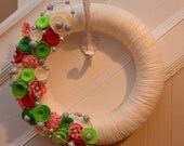 Yarn Wreath - CHRISTMAS WREATH - TRADITIONAL - Yarn Covered Straw Wreath with Felt Flowers and Glitter Accents - 12 inches
