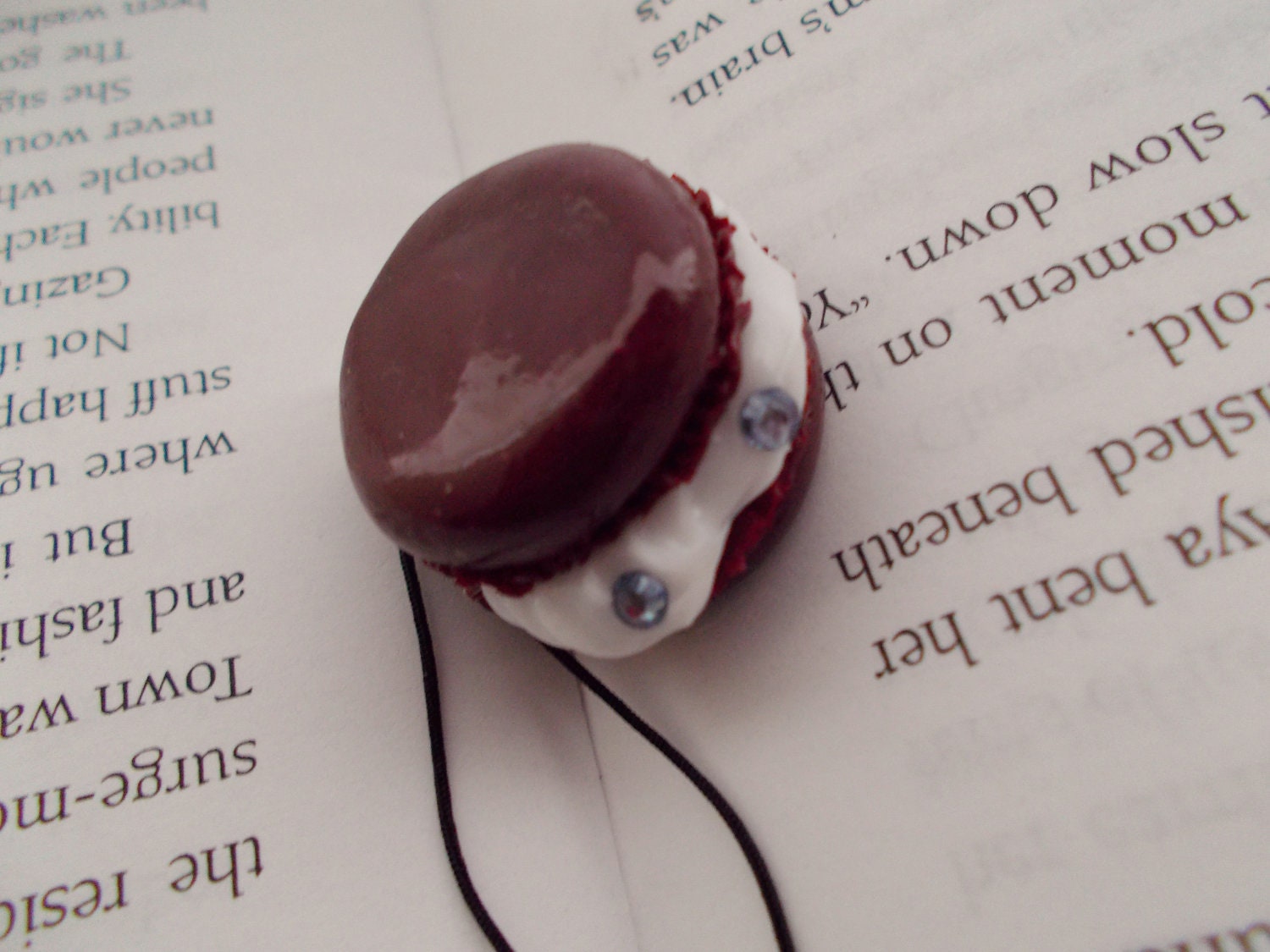 Macaroon charm