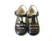1950s patent leather baby girl's shoes with geometric stitching- Made in Italy