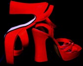 T h r e a d g a m e s / calling all Disco Glam queens Retro 70s Disco Glam platform strappy sandals, glitter look
