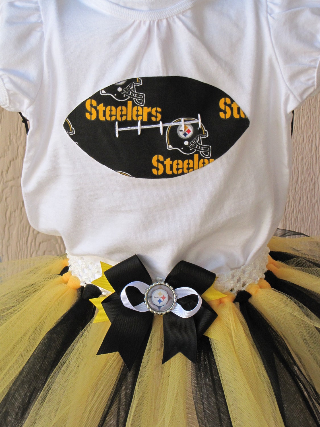 NFL Steelers Black and Yellow Tutu & Shirt Set with Detachable Hair Bow  24M