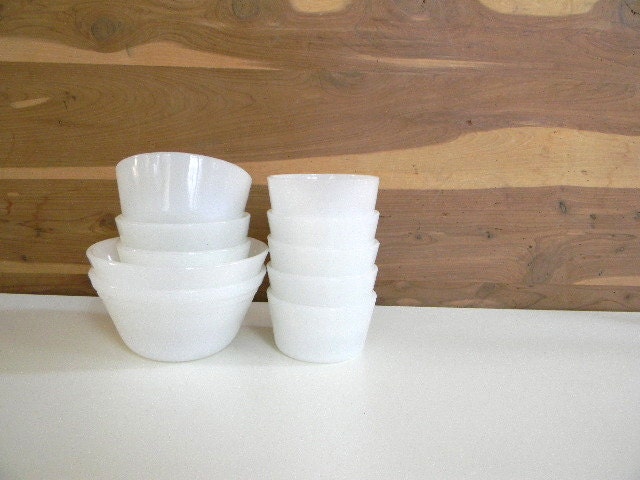 vintage fire king and glass bake set of bowls