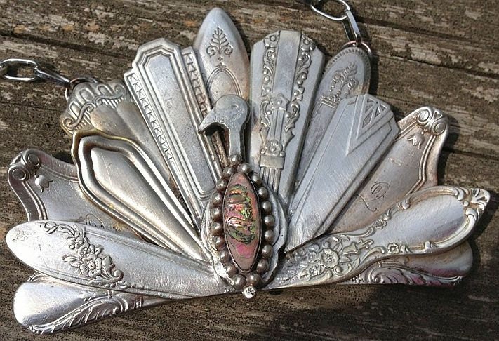 Reserved for Seraby2111-
ViNTaGe uPCyCLeD SpooN JeWeLRy FiGuRaL PeNDaNT PeaCoCK NeCKLaCe