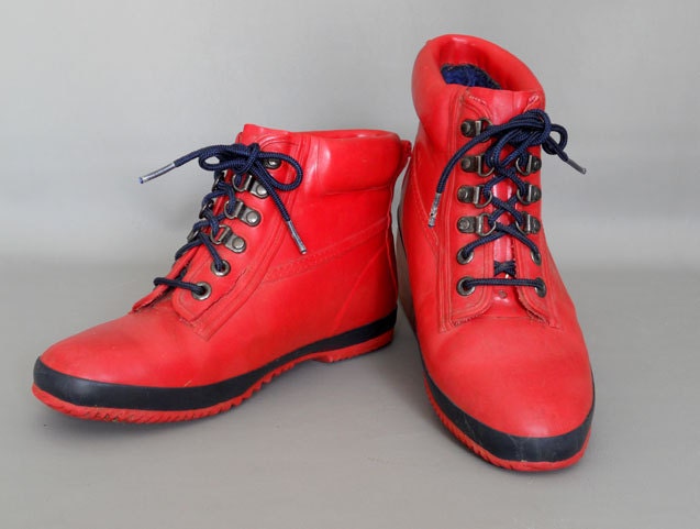 womens duck boots 8.5