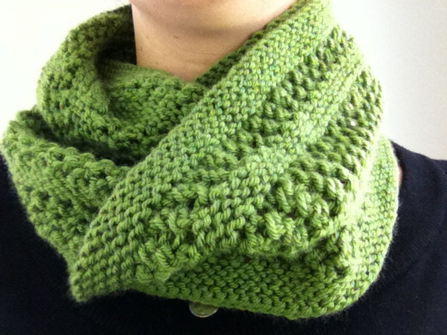 Leaf Green Women's Infinity Scarf