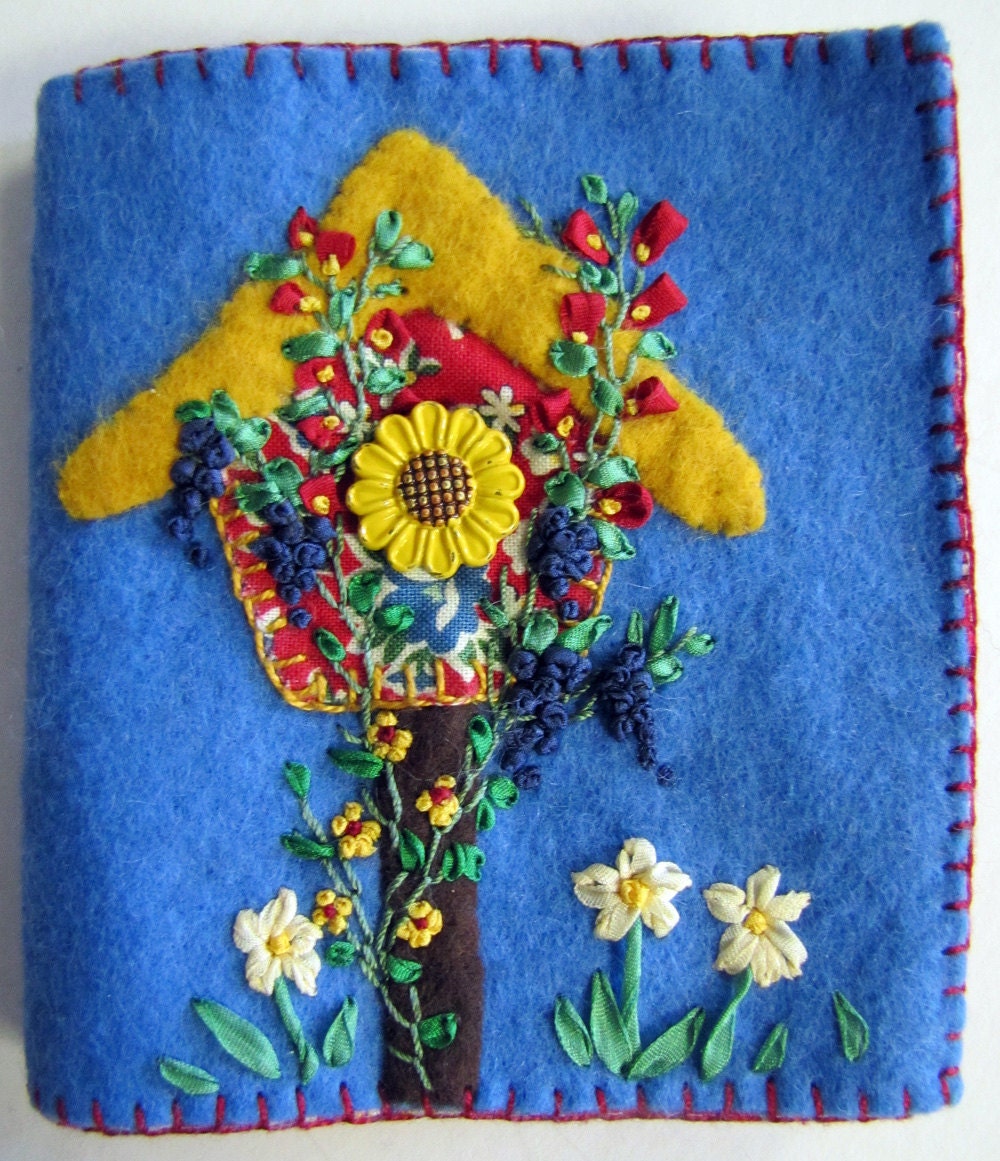 Bird house, embroidered blue felt (needlebook?) Embroidery patterns free, Embroidery and