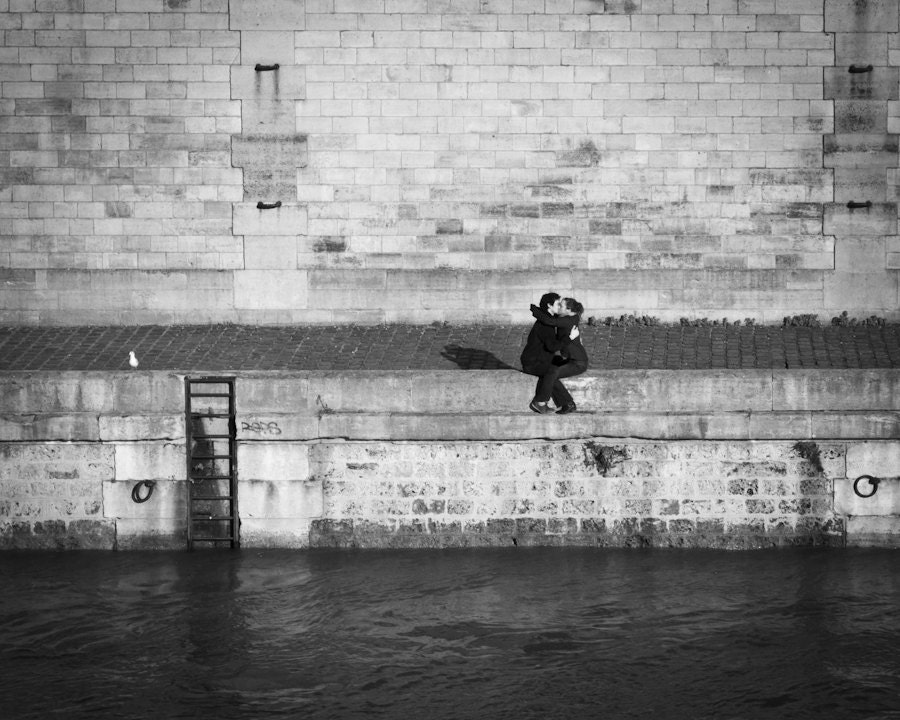 Paris Photography Lovers on the Seine - Paris Street Photography - Lovers in Paris - Black and White Print  - French Wall Print - Kiss