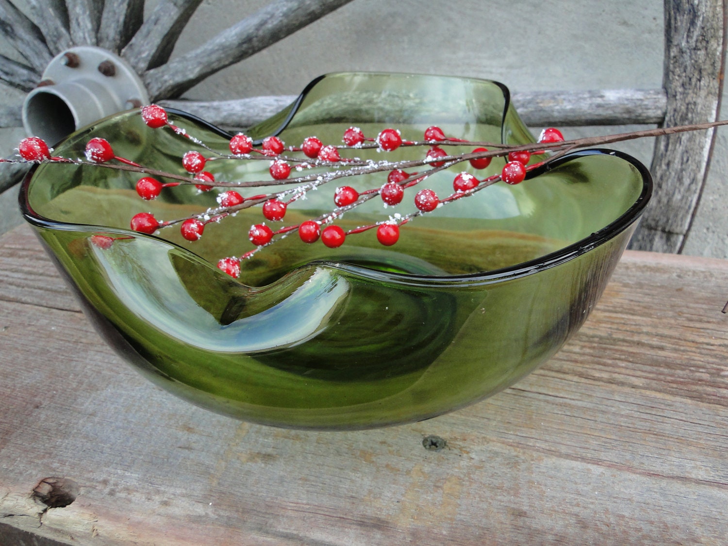 Mid century green glass serving bowl avocado  perfect for entertaining - polkadotsandcurls