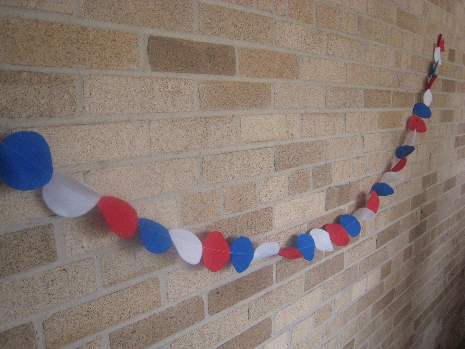 Felt Circle Garland - 7.5 feet - Red, White, Blue