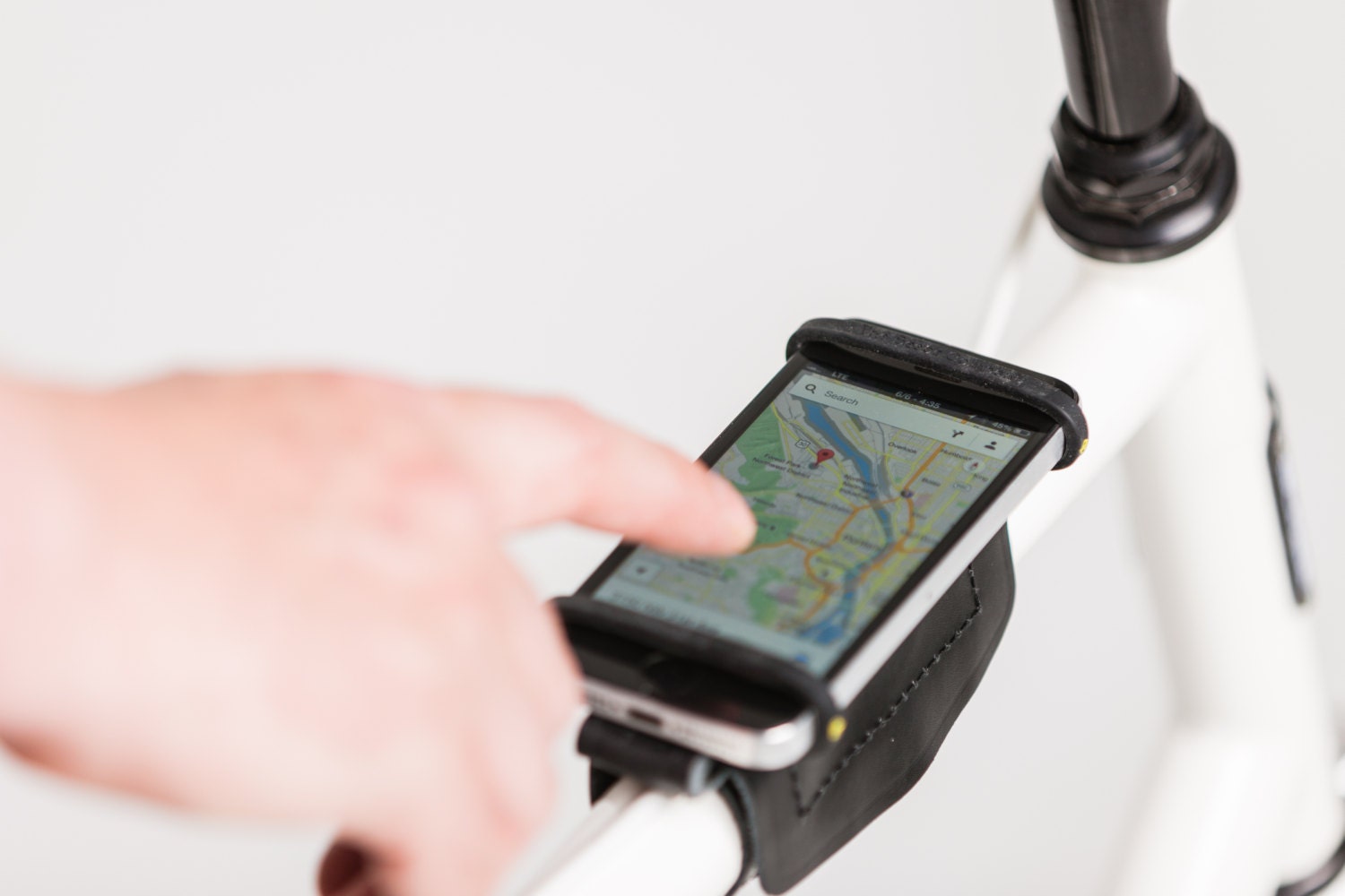 Thurman leather bike phone mount