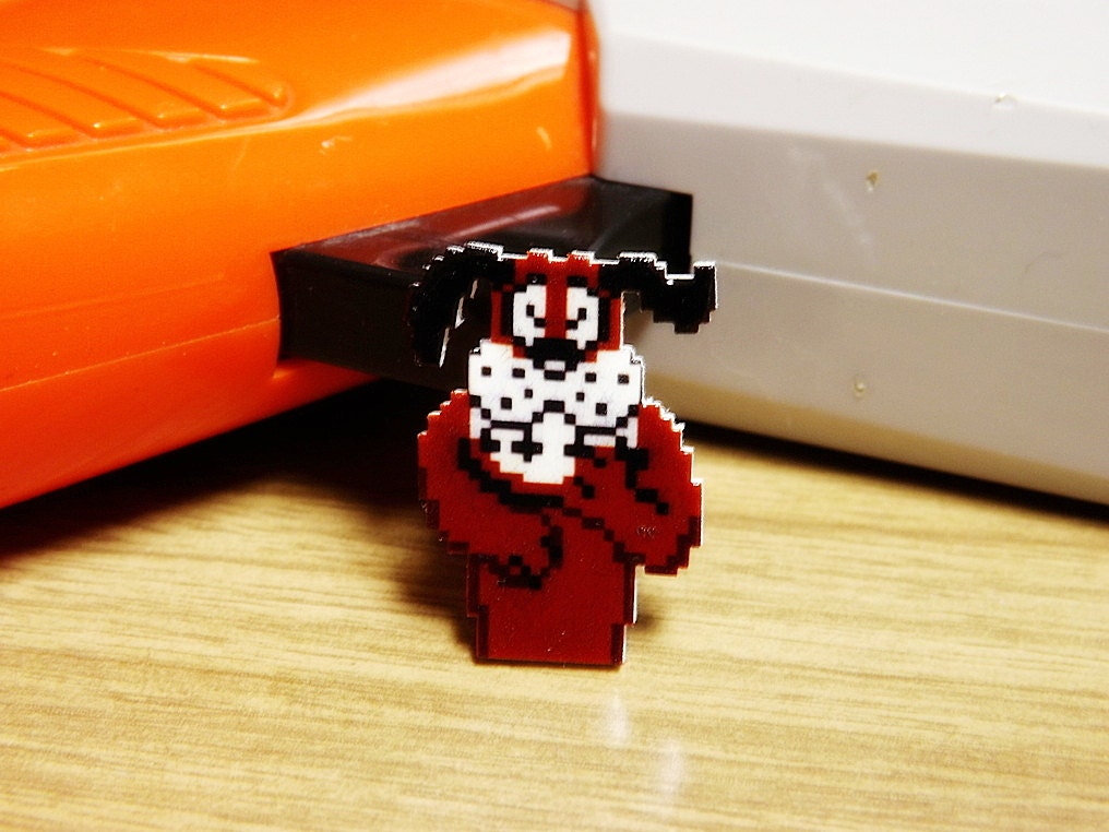 Nintendo Pin - Duck Hunt Dog - Video game 8 bit pixel jewelry (Nerdy / Geeky / Retro)