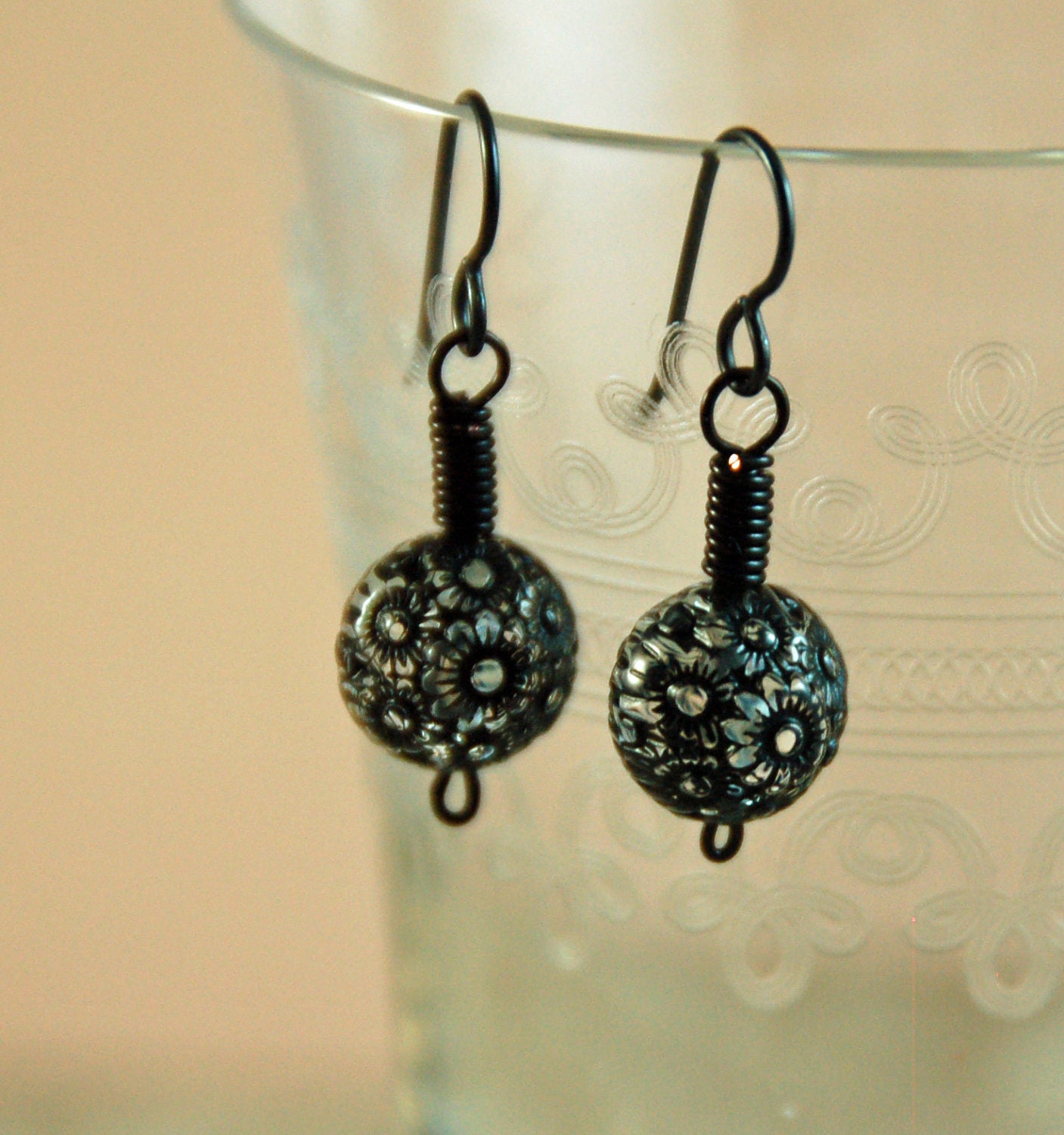 Vintage Black Flower Lucite Earrings