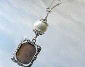 Wedding bouquet frame charm. Shell pearl.