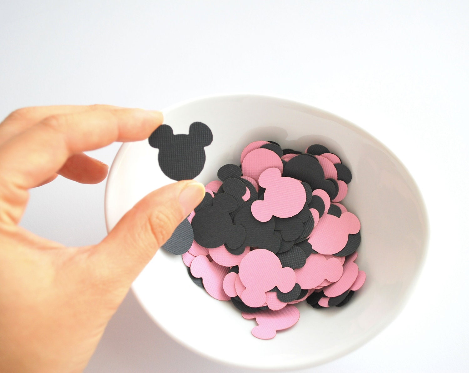 100 Mickey confetti (1 inch) die cut cardstock confetti in pink and black A407 Il_170x135
