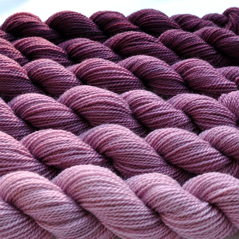 Maroon Gradated Yarn Set