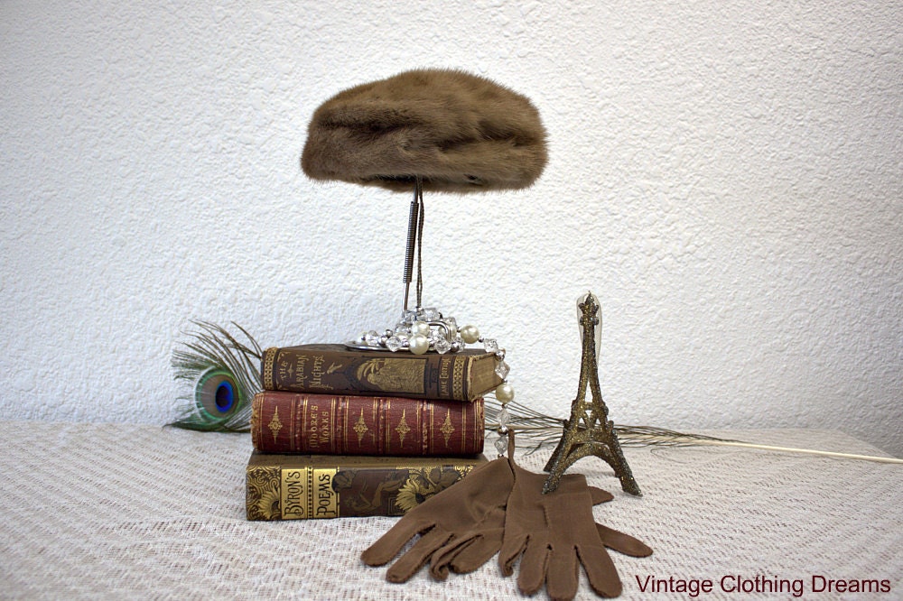 Vintage 1950s Hat Mink Brown Fur Mink Beret Topper Toque wool interior up to 23 head size 14-4