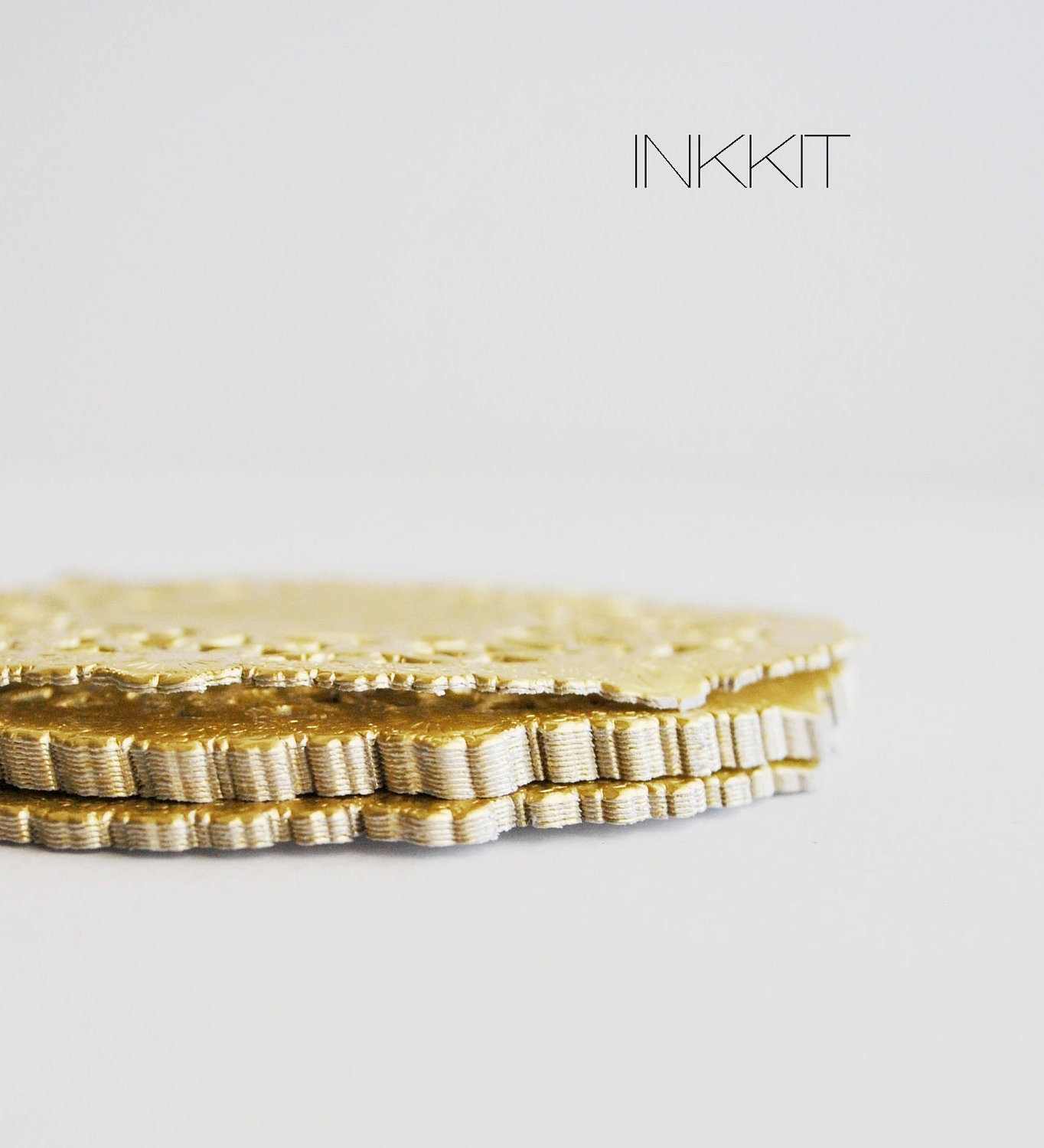 Bulk- metallic gold doilies (50 doilies)
