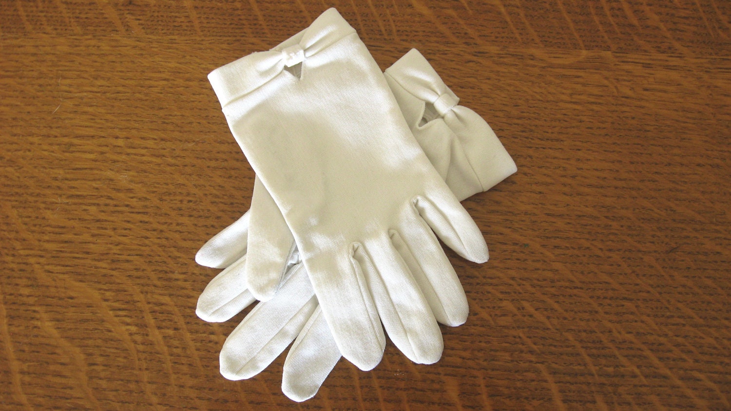 Vintage Little Girls White Gloves Childs Dress by PartyStreamers
