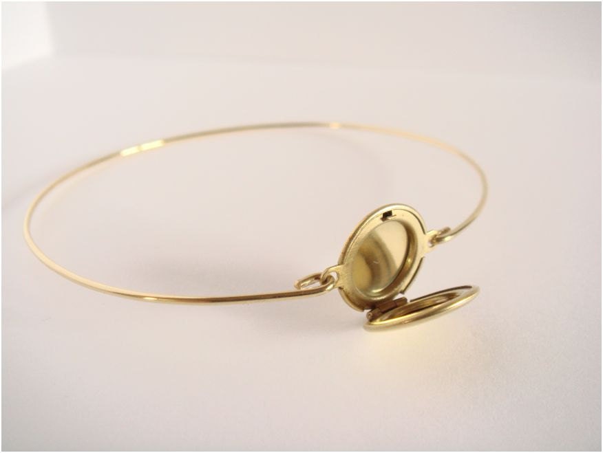 Gold locket bangle - Minimalist jewelry - Everyday jewelry - Gold Bangle - Locket bracelet