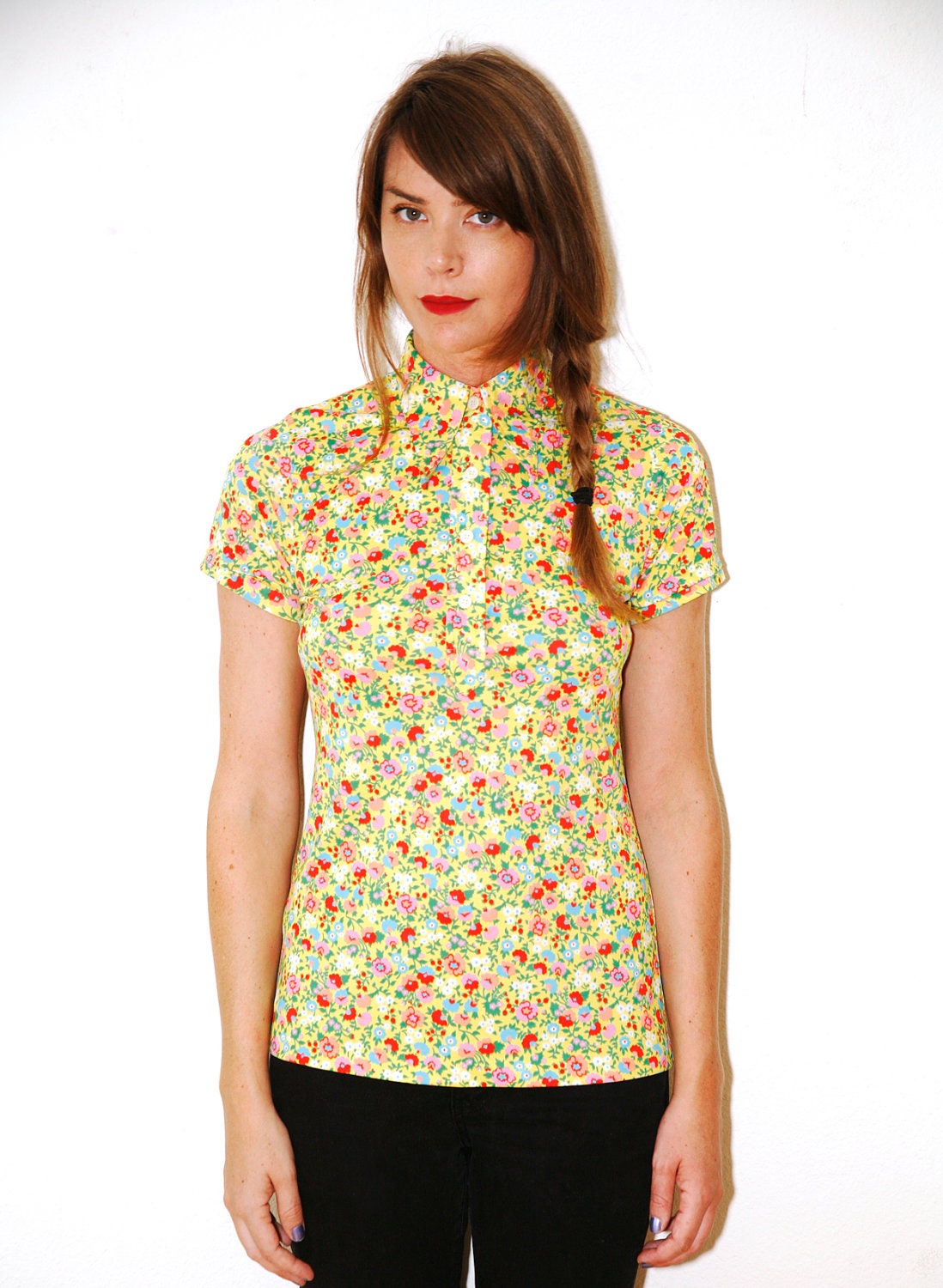 Vintage 70s Yellow Floral Shirt Pointed Collar Short Sleeve Small to Medium