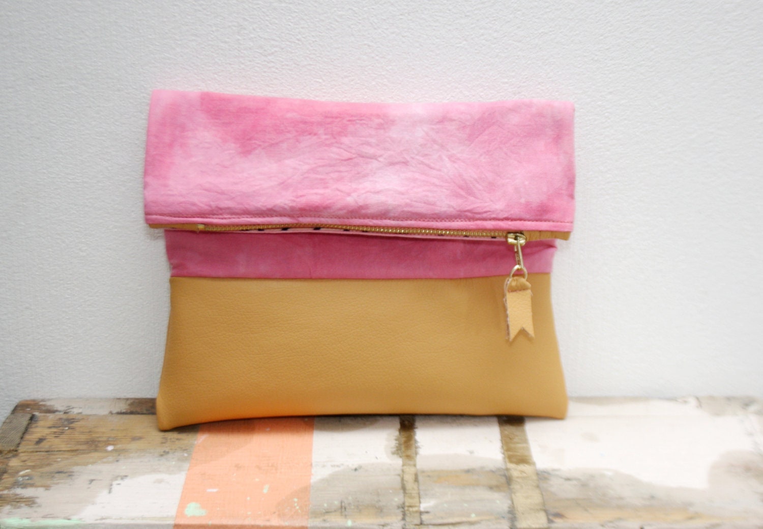 S O R B E R T / Peach & Pink cotton and leather with long chain