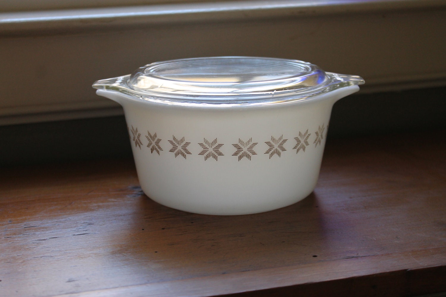 Vintage Pyrex Town and Country Brown on White Casserole Dish 1 Quart (473)