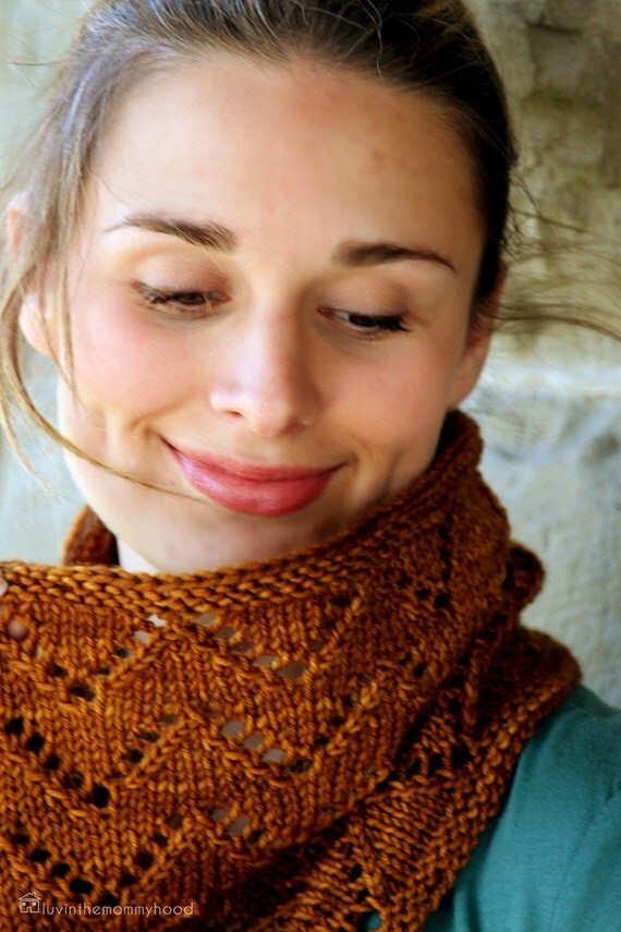 Downton Cowl Chevron Infinity Zig Zag Lace Knitting by VERYSHANNON
