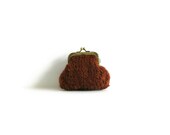 Retro Coin Purse Knitted in Rusty Brown