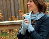 Set: Knitted Cowl and Fingerless Gloves