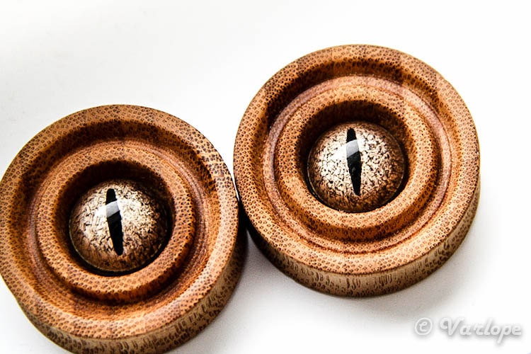 Custom Plugs / Bamboo/ Golden Reptile Eyes / Crocodile / Tribal Design / (1" - 1" 1/8) (25-31mm)