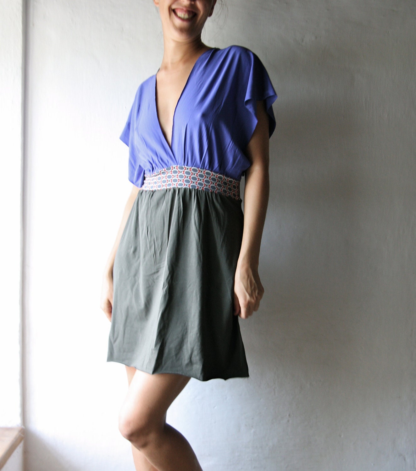 Jersey dress - blue grey v-neck short sleeved tunic