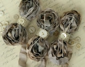 DOVES NEST Cabbage Roses Ribbon