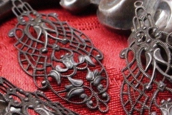 3pc OLD Lily Of The Valley Art Nouveau Fine French Lace Dapped Filigree Earring Connectors Stone Wraps Hand Oxidized Vintage Patina Brass