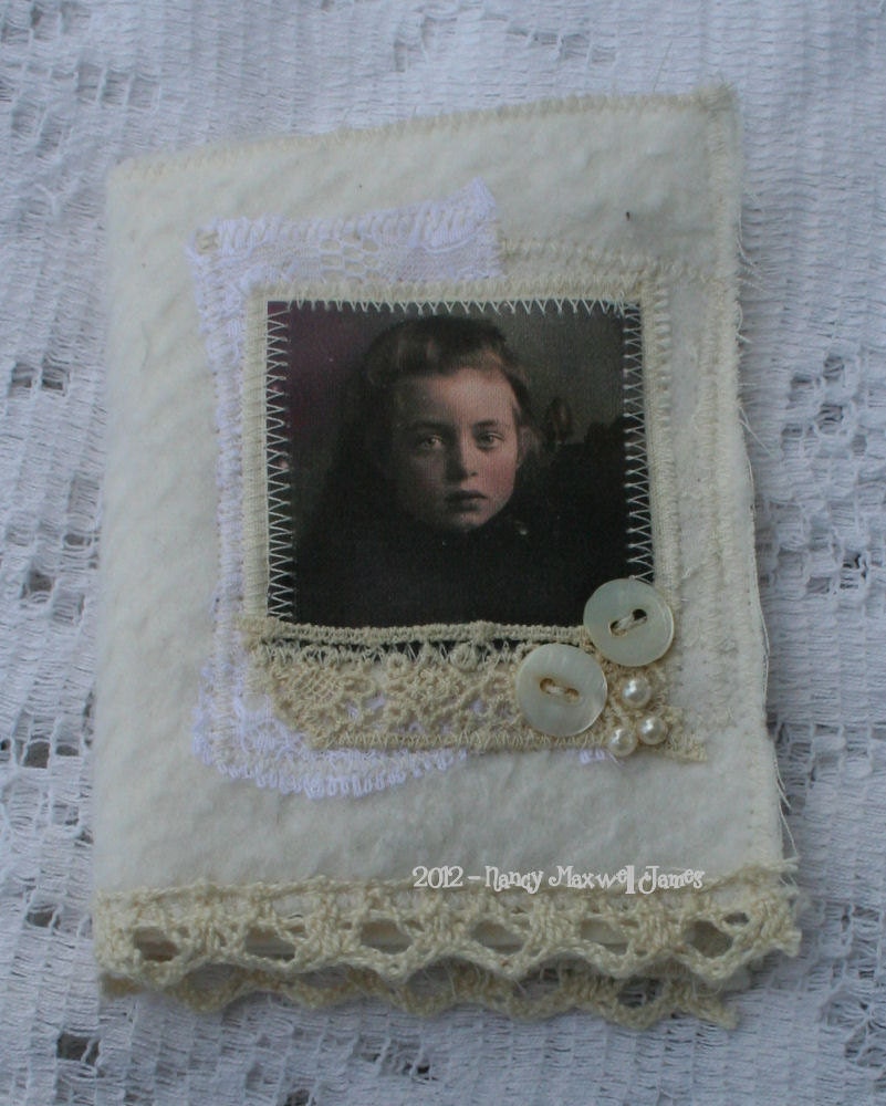 Miss Twilight Firefly Little Needle Case