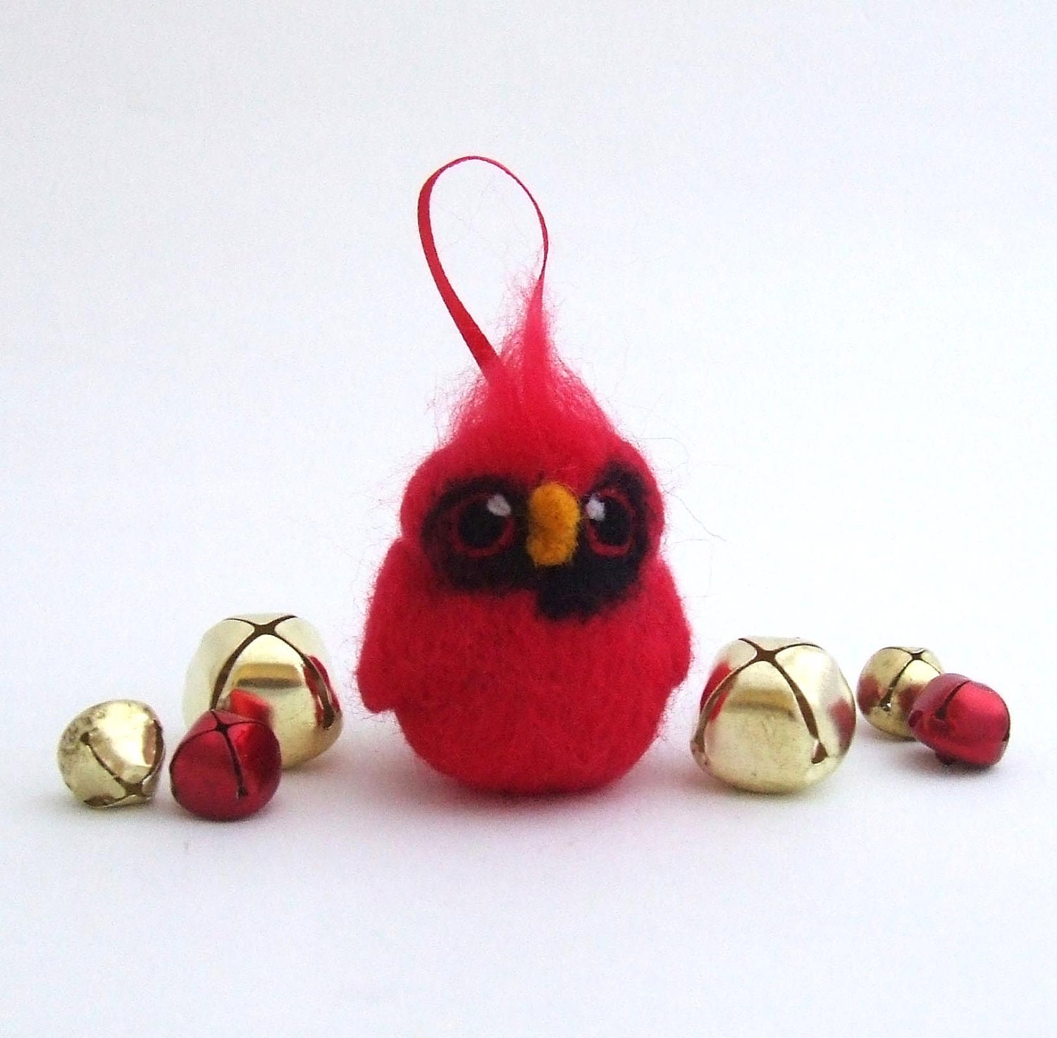Cardinal Christmas Decoration Needlefelted bird in Bright Red 1 supplied