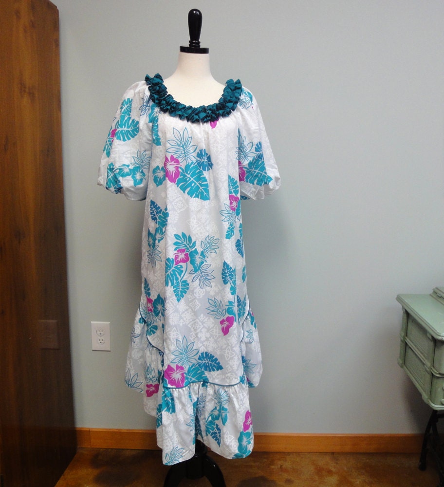 Vintage Hilo Hattie Hawaiian Dress, Teal, Turquoise, White Muu Muu, Hawaiian Quilt Print, Medium