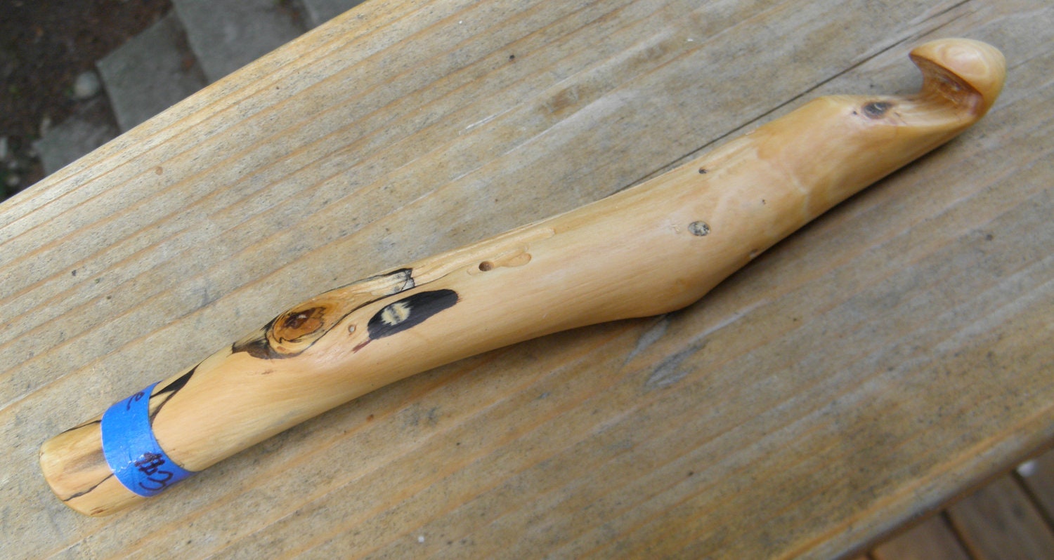 Hand Carved crochet hook WOW Spalted Size Q