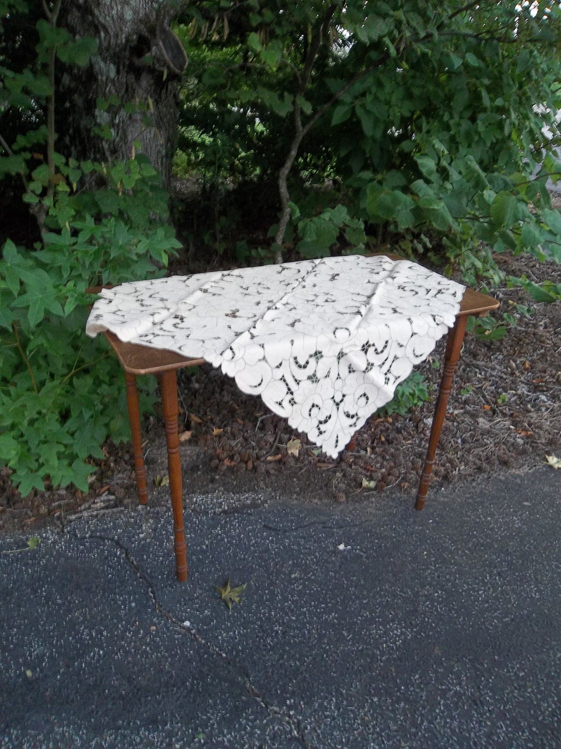 Vintage Irish Linen Tablecloth Cut Work Wedding Decor French Country Farmhouse Vintage Linens Table Topper