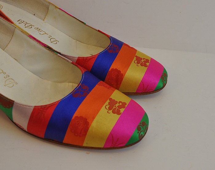 1960s shoes / its a Circus Out there Vintage 60's Ultra Mod Stripes Shoes