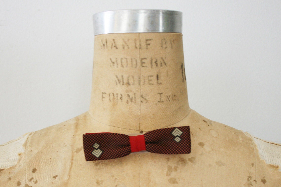 vintage 50s Skinny Red and Black Print Tie