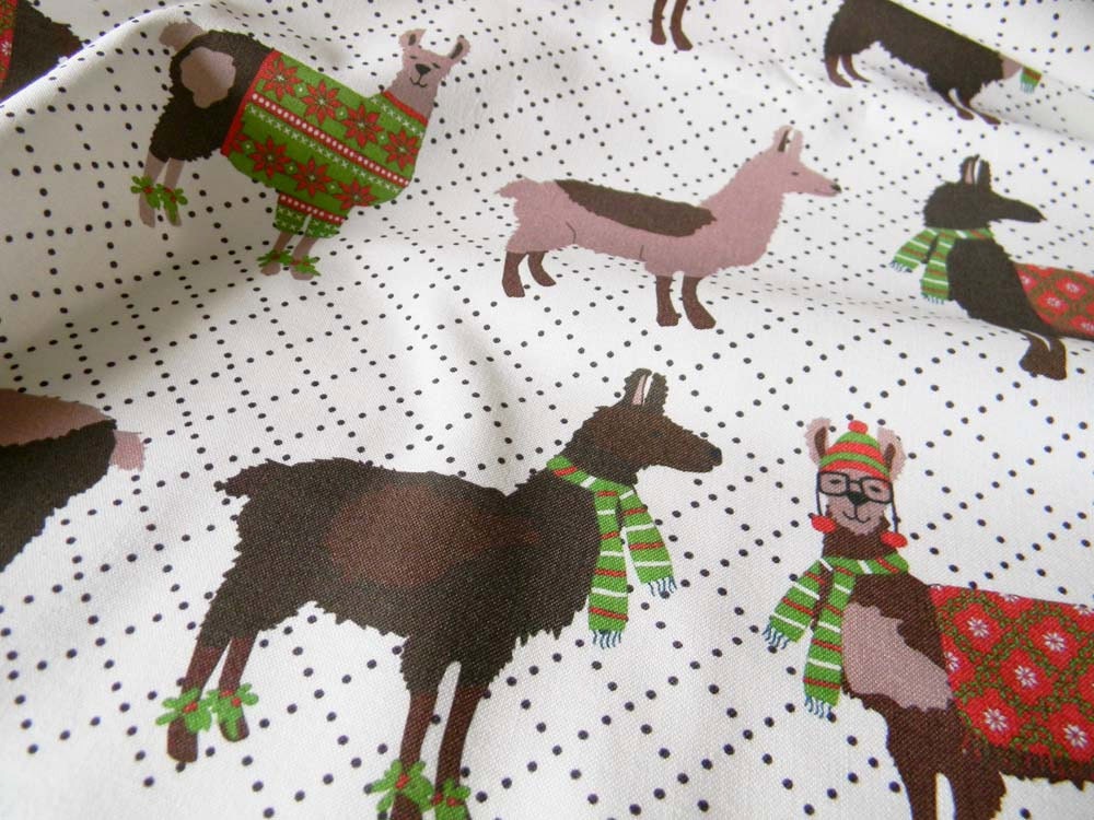 Fat Quarter - Holiday Llama Llove