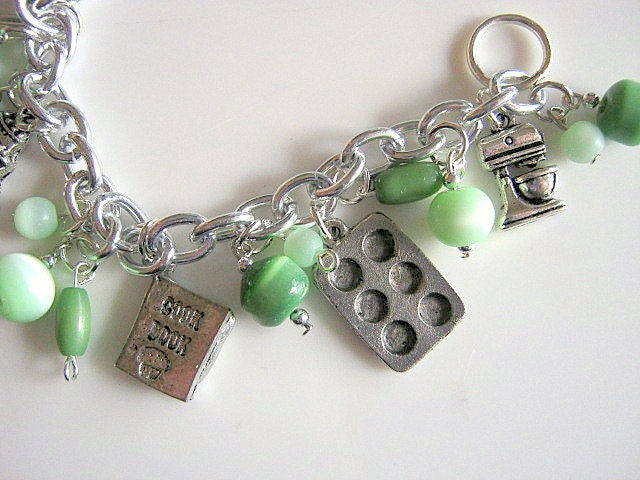 Cooking Baking Bead Charm Bracelet Green Glass