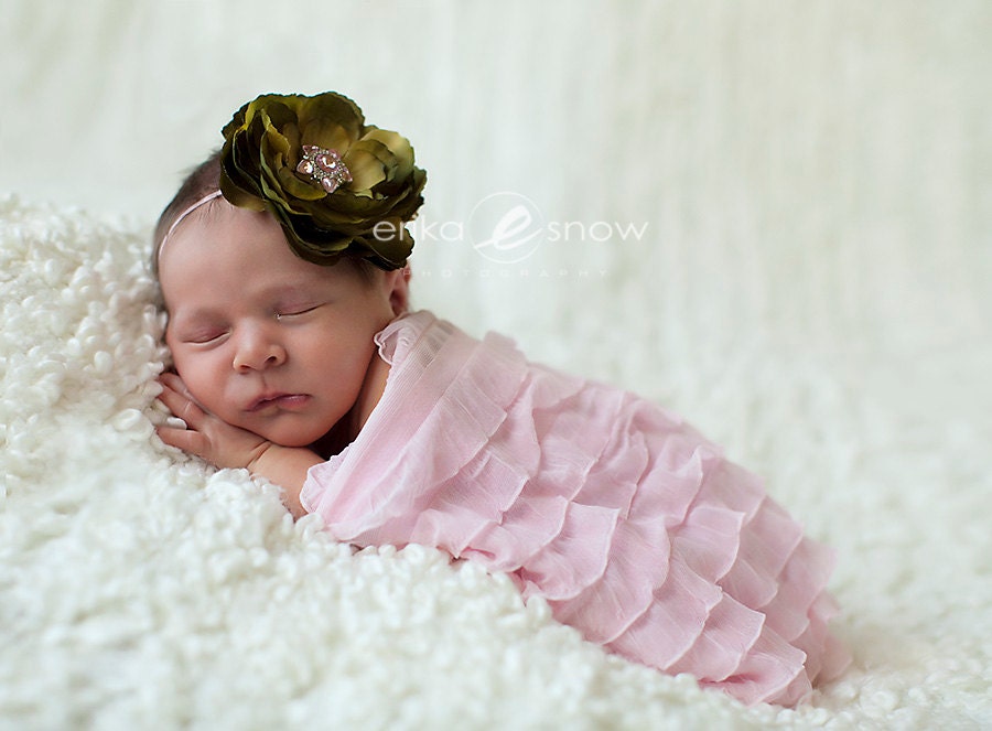 Ruffle Cocoon - Perfect Photo Prop