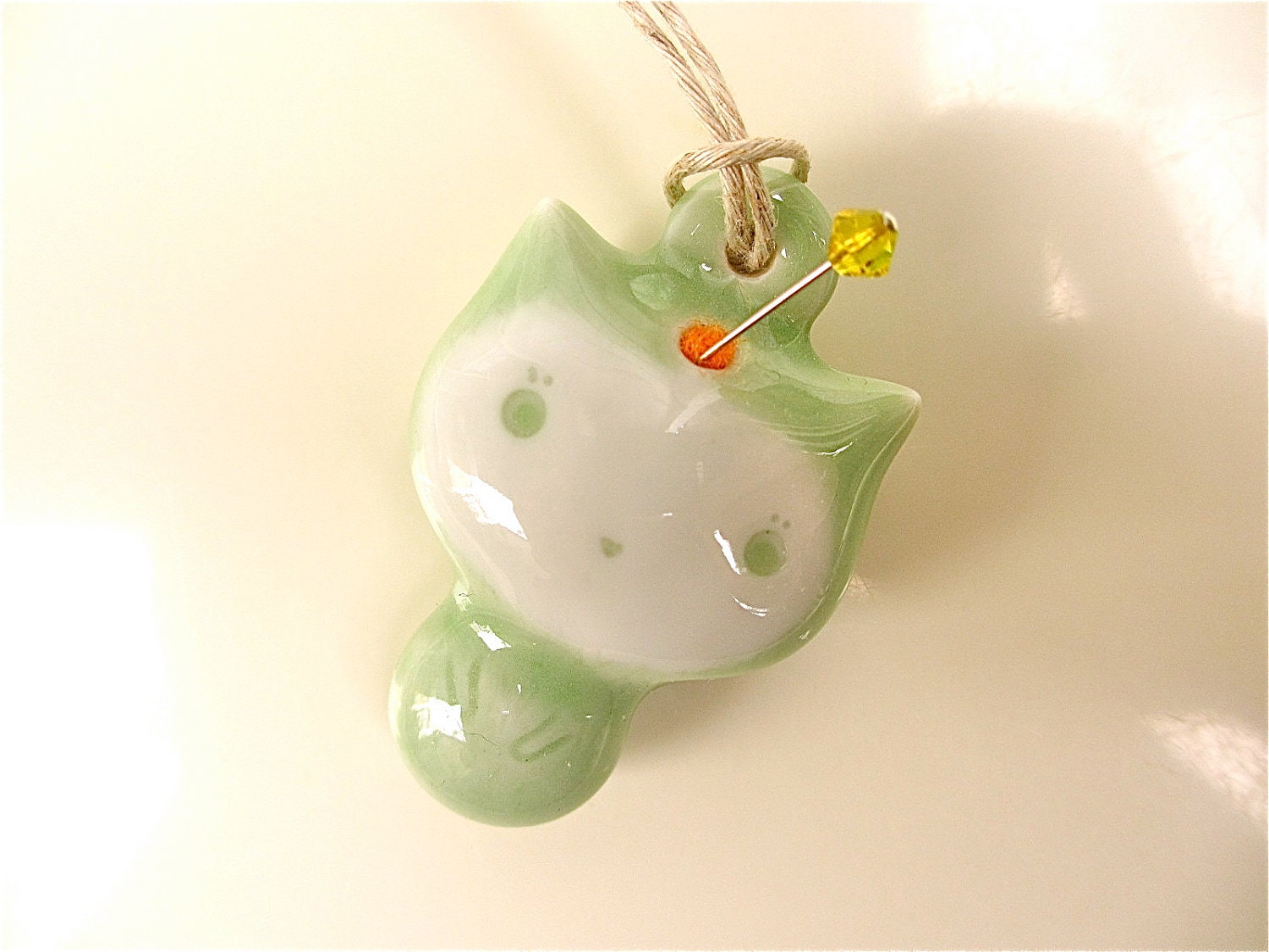 Flat Cat Pendant 04