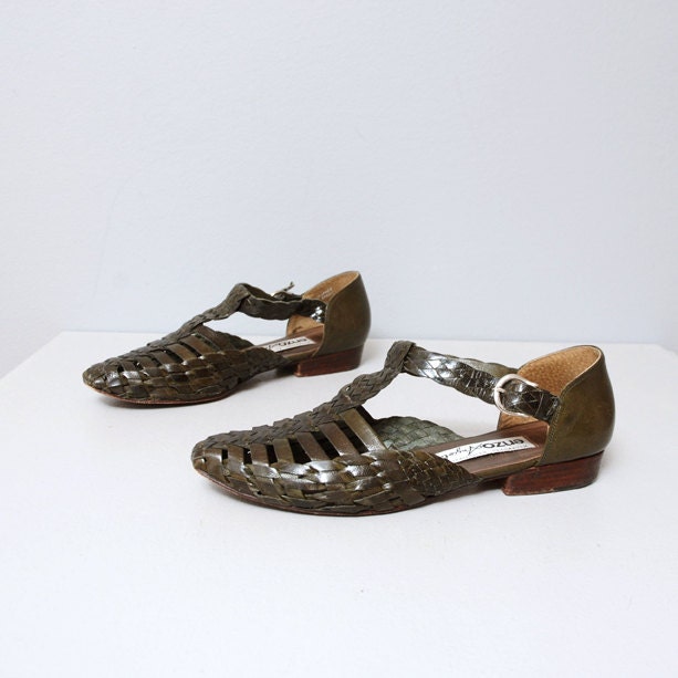 1980s Huarache Sandals - Green Woven Leather T Strap Flats - Size 7.5